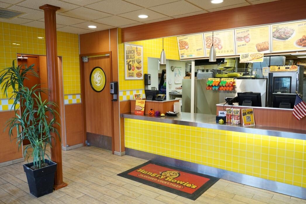 Images Hungry Howie's Pizza