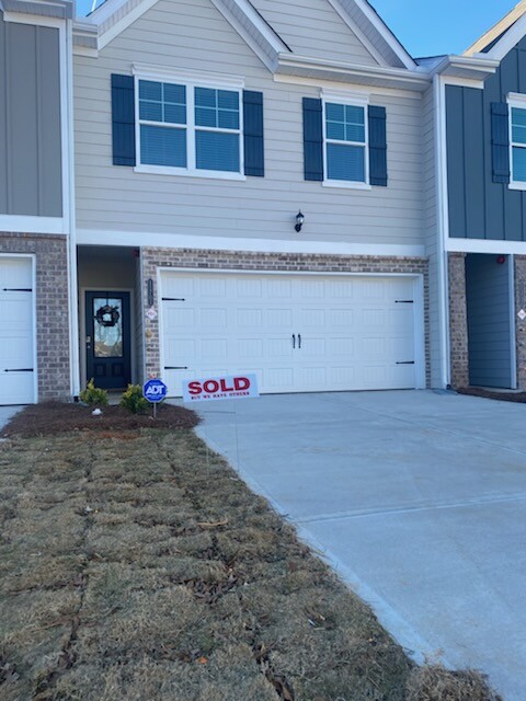 Images Mae Thompson Realty