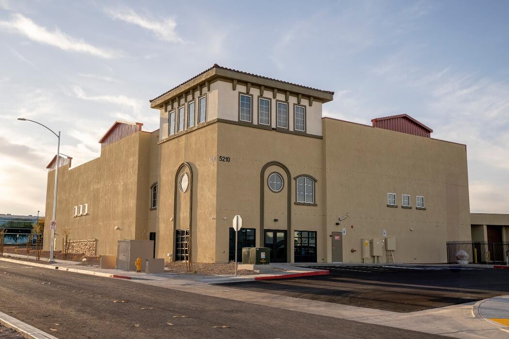 Images Indigo Self Storage - Robindale