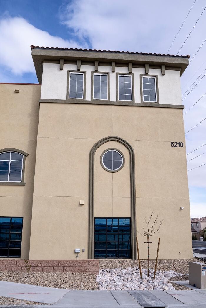 Images Indigo Self Storage - Robindale