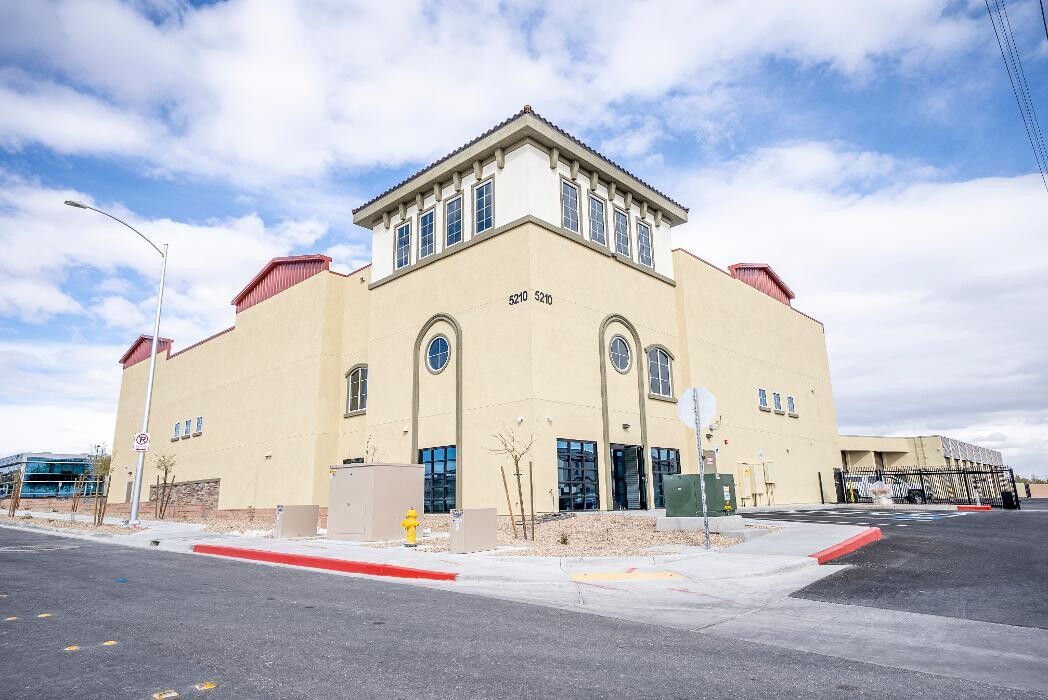 Images Indigo Self Storage - Robindale