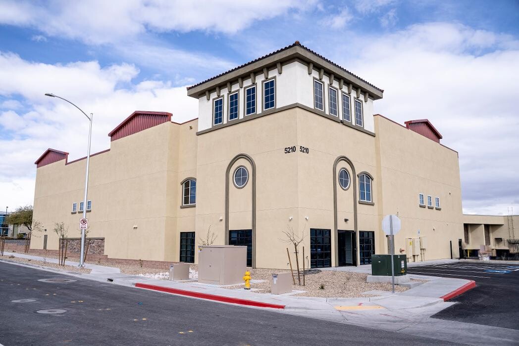 Images Indigo Self Storage - Robindale