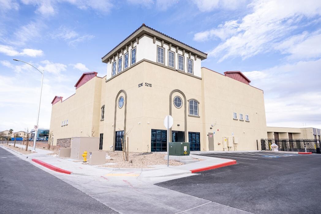 Images Indigo Self Storage - Robindale