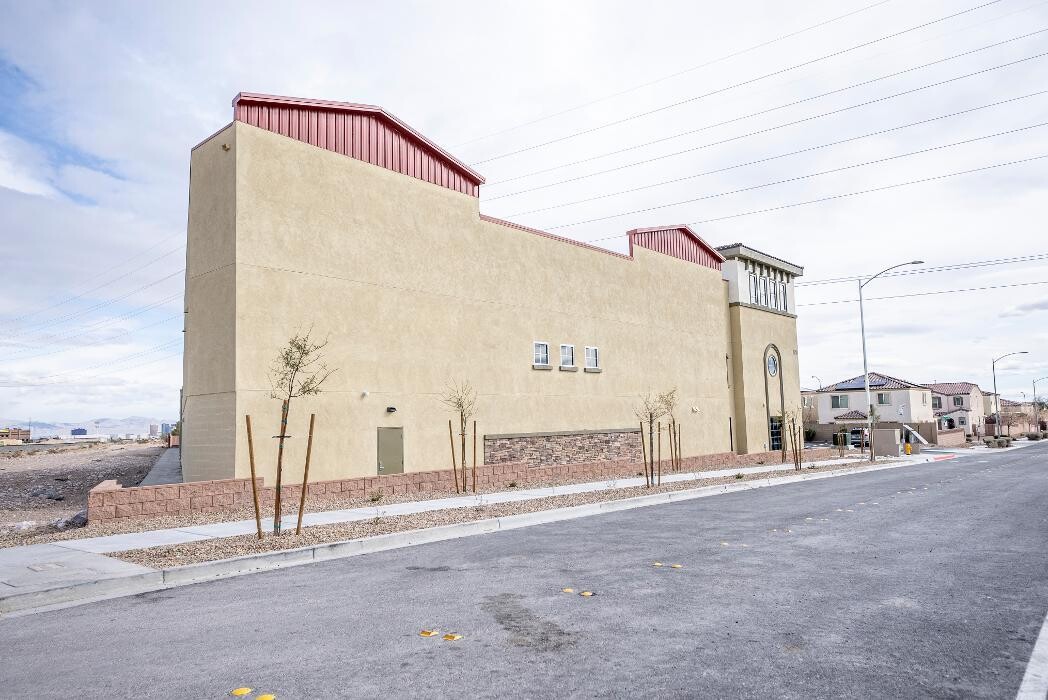 Images Indigo Self Storage - Robindale