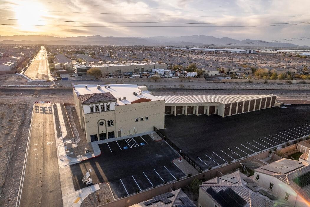 Images Indigo Self Storage - Robindale