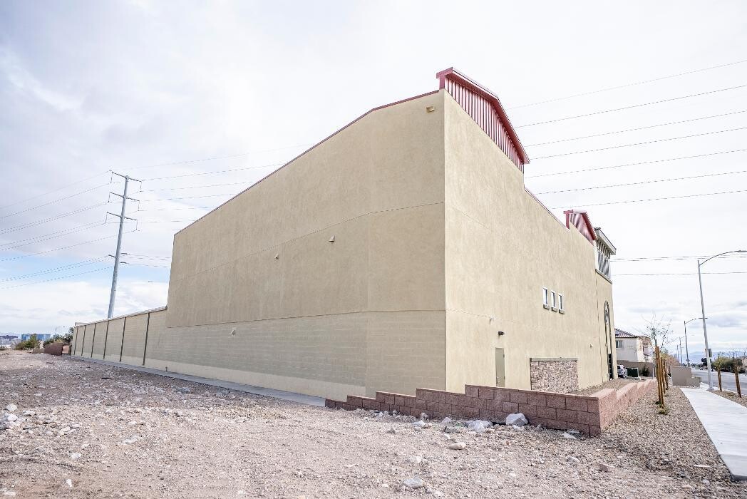 Images Indigo Self Storage - Robindale