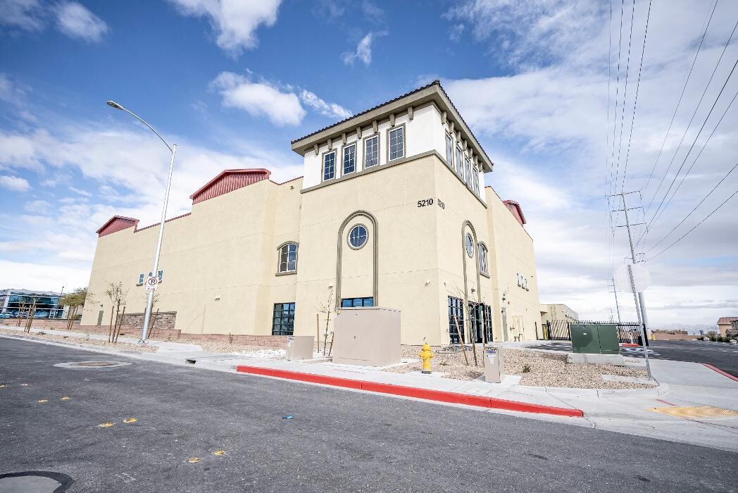 Images Indigo Self Storage - Robindale