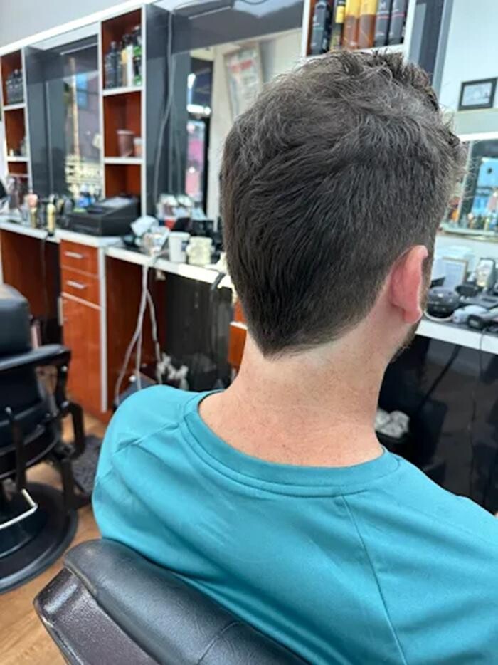 Images Efraim's Barber Shop