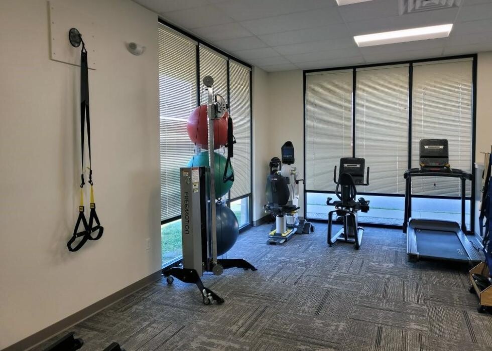 Images LHM Physical Therapy Institute - Red Lion