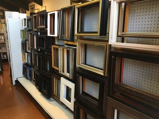 Images Framing Establishment