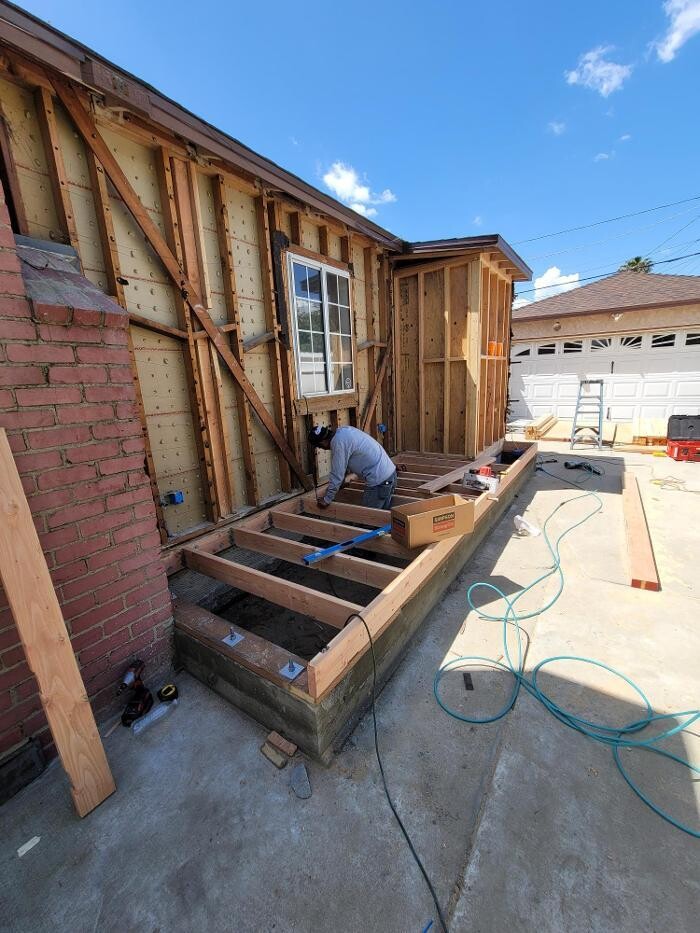 Images EC Renewables Inc