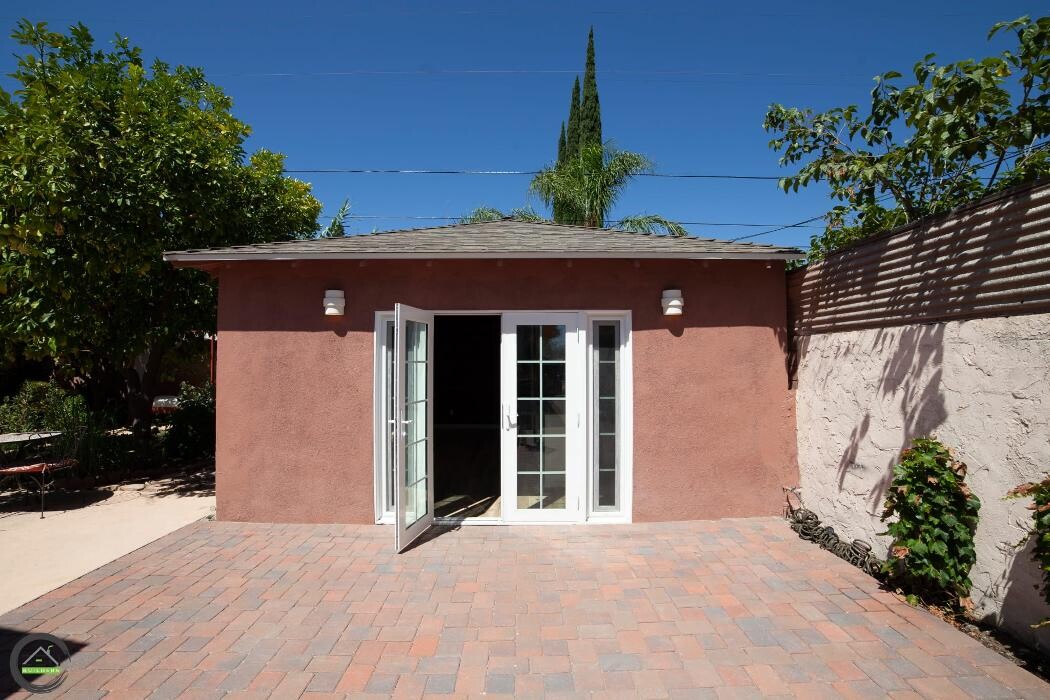 Images EC Renewables Inc