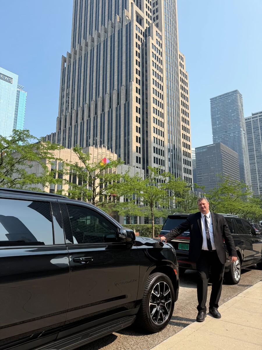 Vanmarc Chicago limo Logo