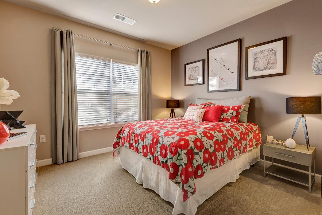 Images Wellsley Park Apartments