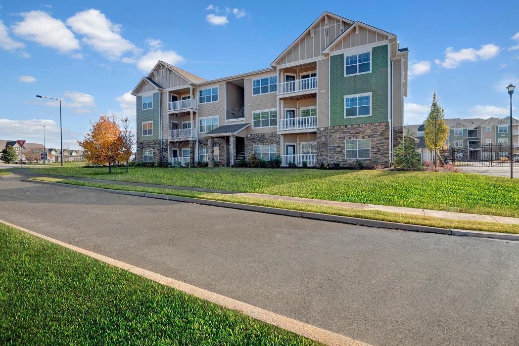 Images Wellsley Park Apartments