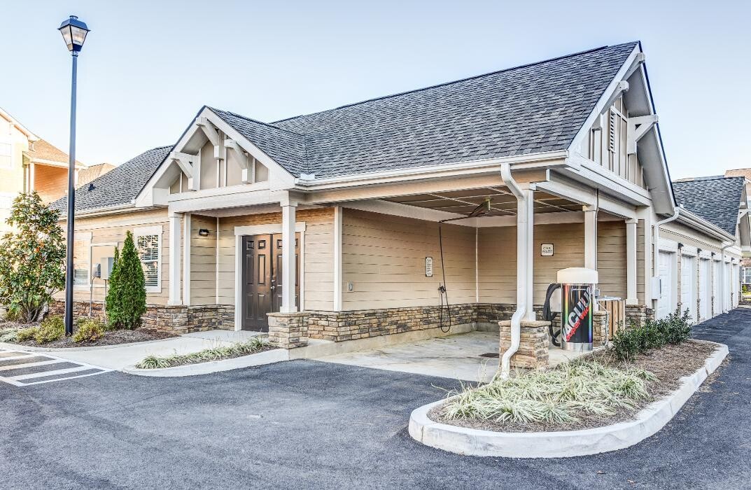 Images Wellsley Park Apartments