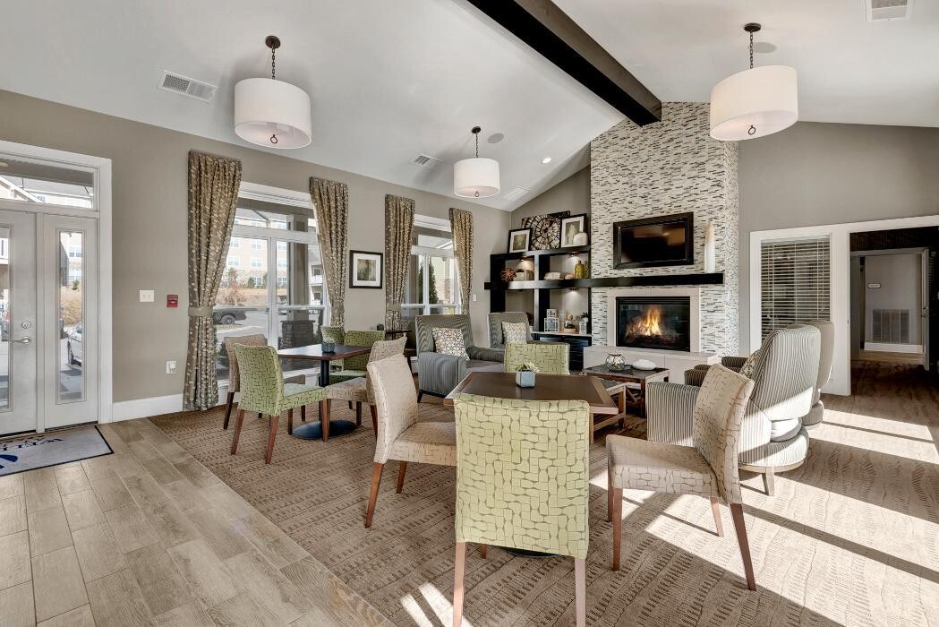 Images Wellsley Park Apartments