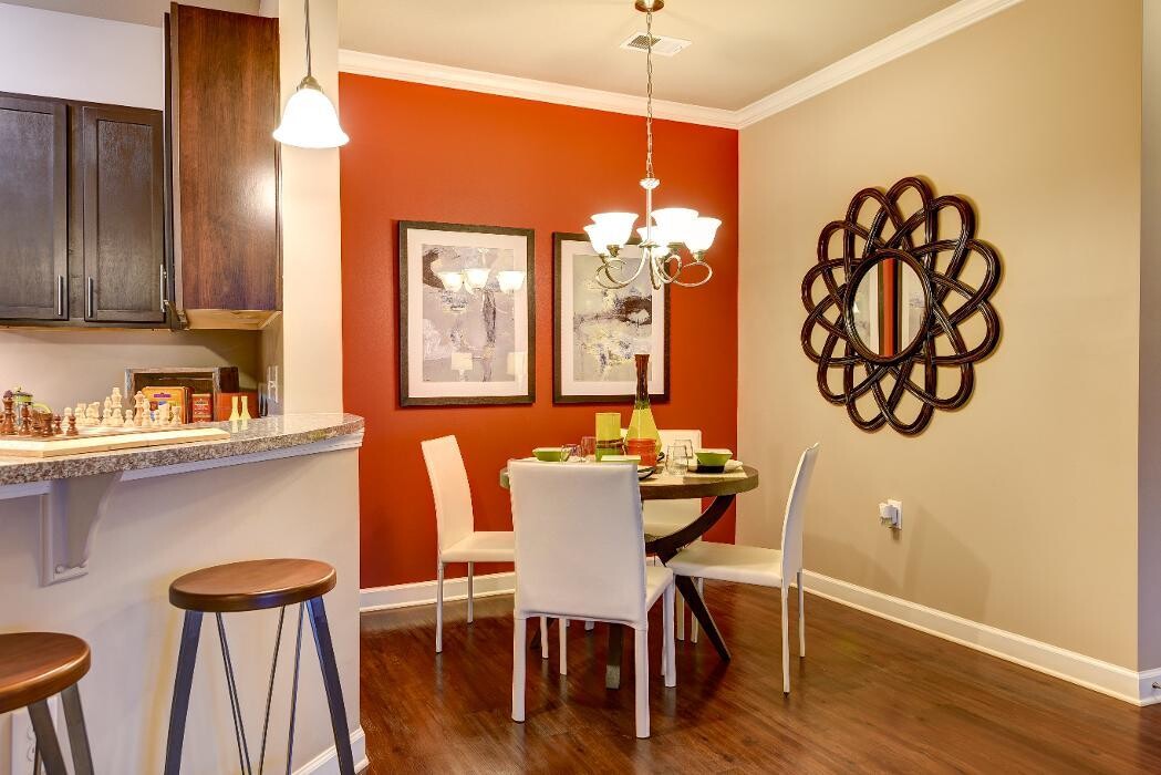 Images Wellsley Park Apartments