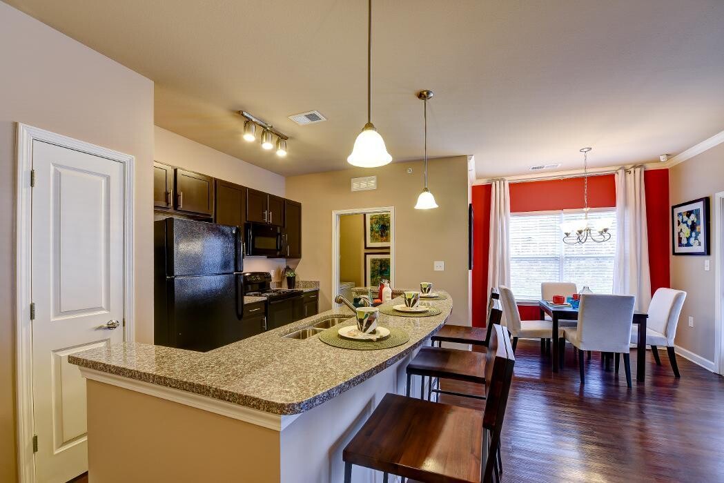 Images Wellsley Park Apartments