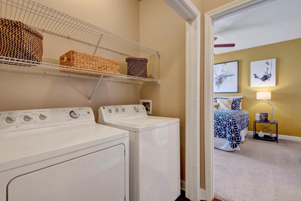 Images Wellsley Park Apartments