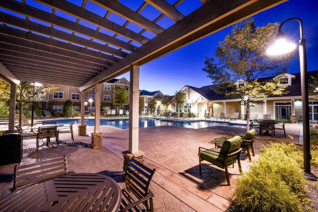 Images Wellsley Park Apartments