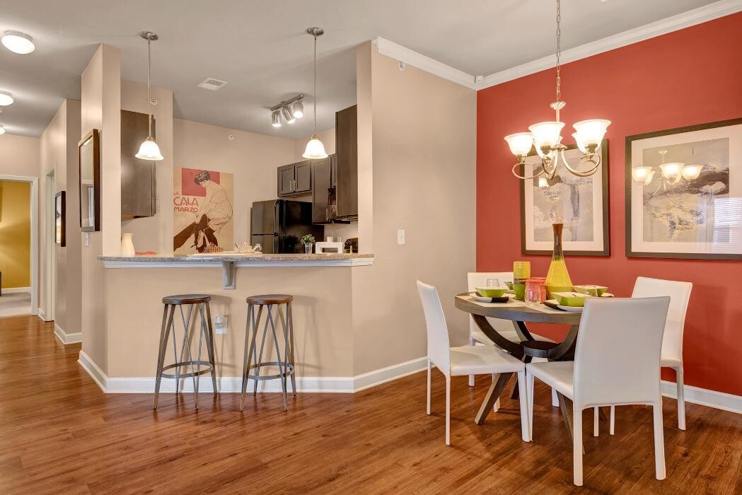 Images Wellsley Park Apartments