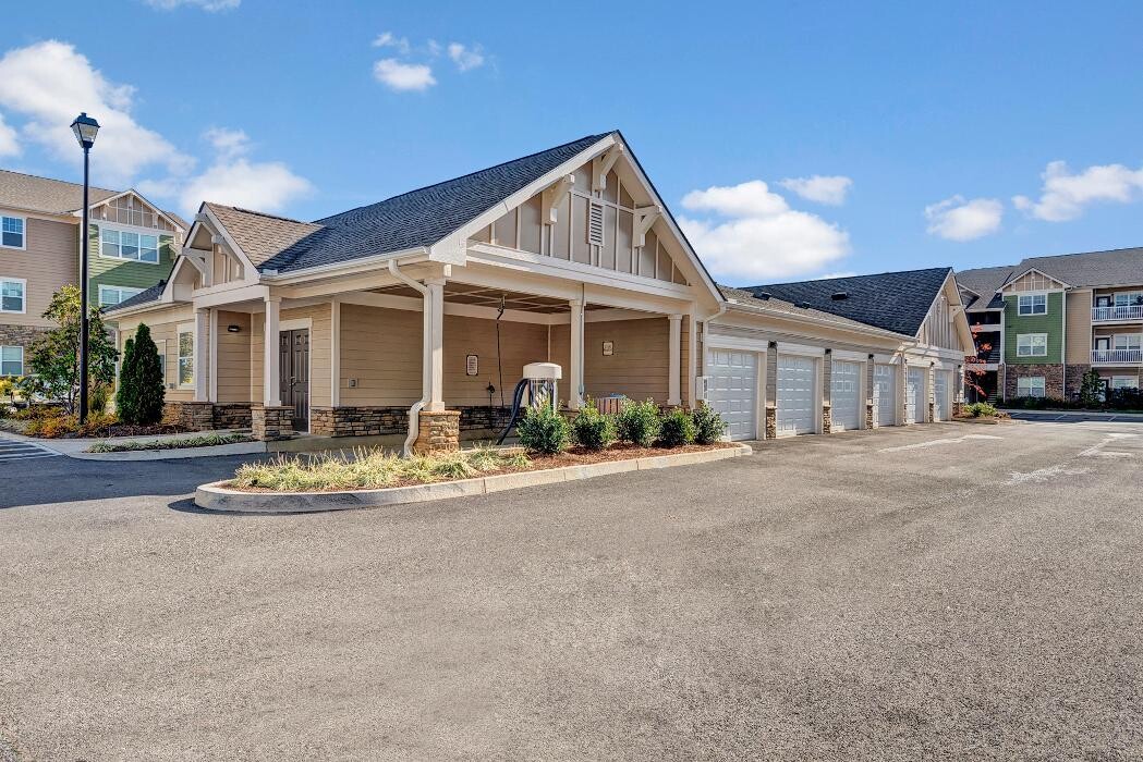 Images Wellsley Park Apartments