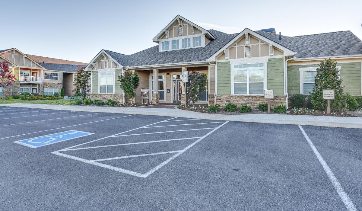 Images Wellsley Park Apartments