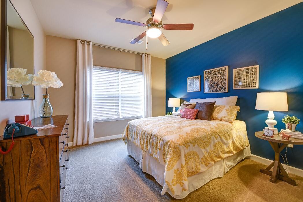 Images Wellsley Park Apartments