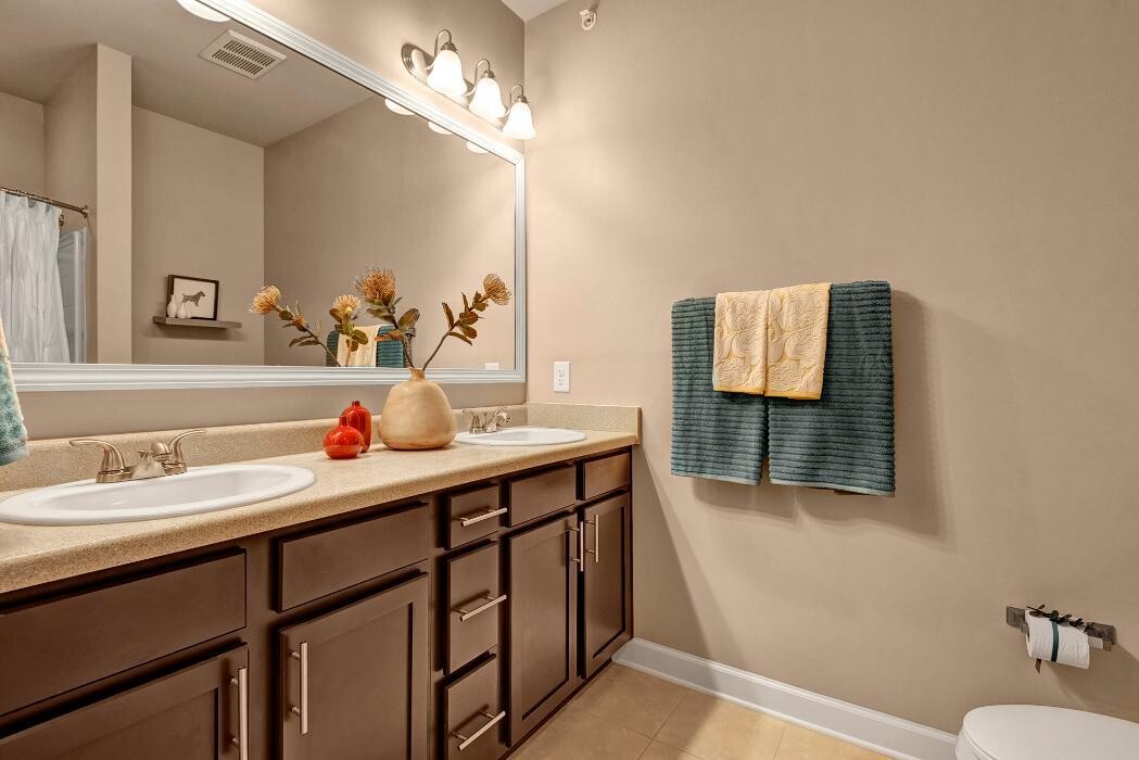 Images Wellsley Park Apartments