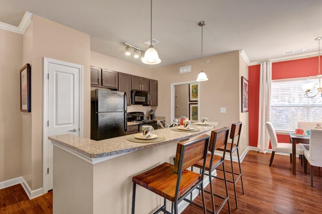 Images Wellsley Park Apartments