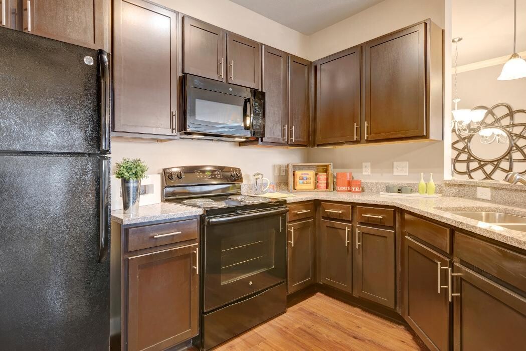 Images Wellsley Park Apartments