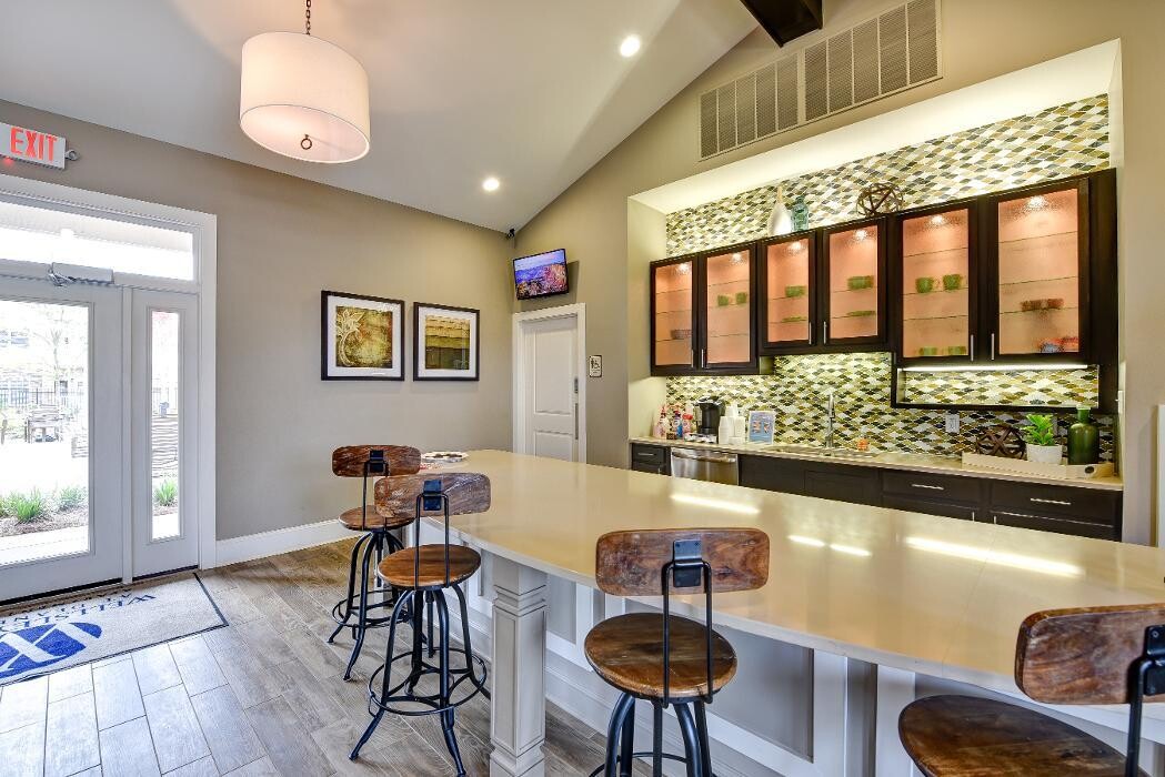 Images Wellsley Park Apartments