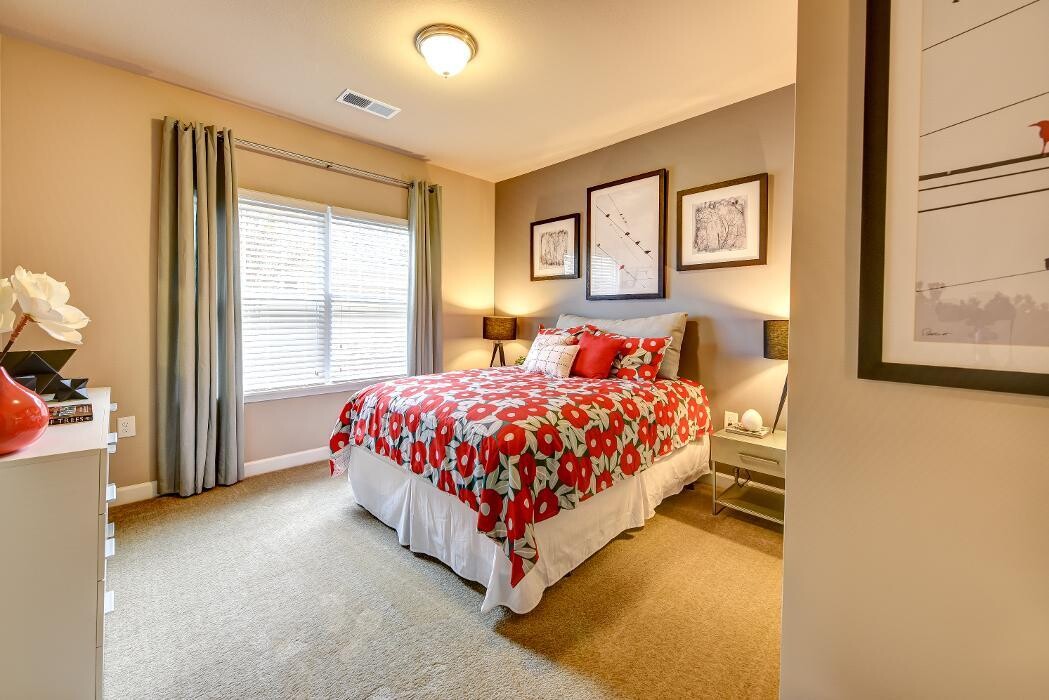 Images Wellsley Park Apartments