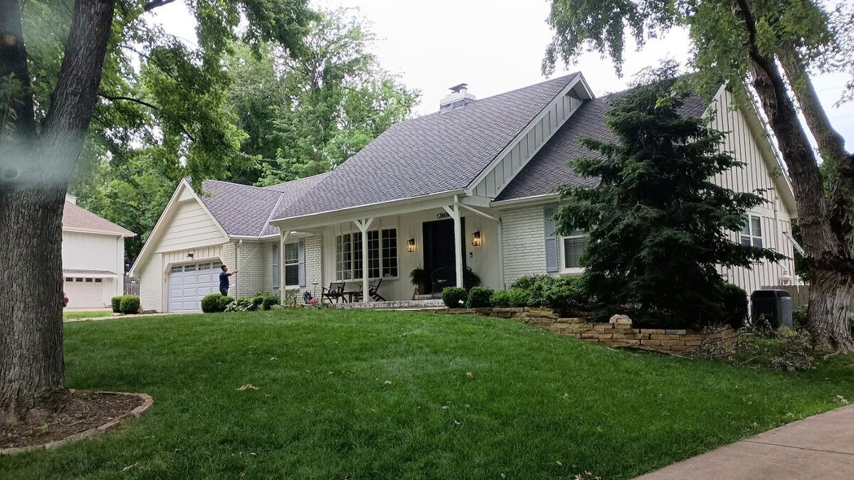 Images Hope's Roofing Repairs Inc.