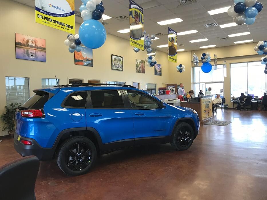Images Nottingham Chrysler Dodge Jeep Ram of Sulphur Springs
