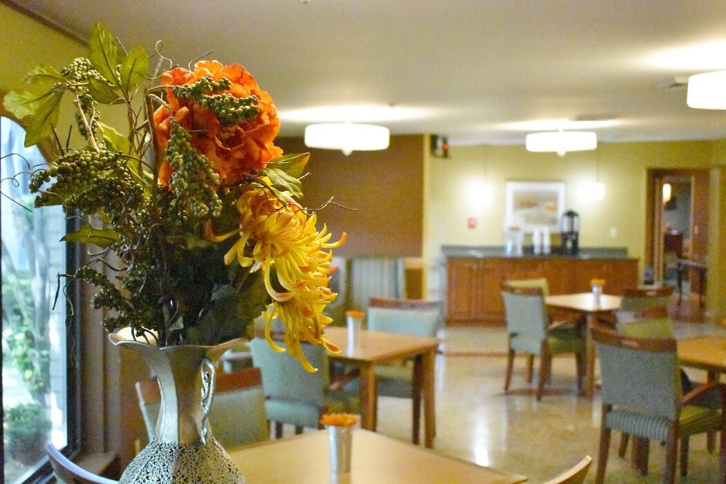 Images Majestic Care Commons at Perrysburg