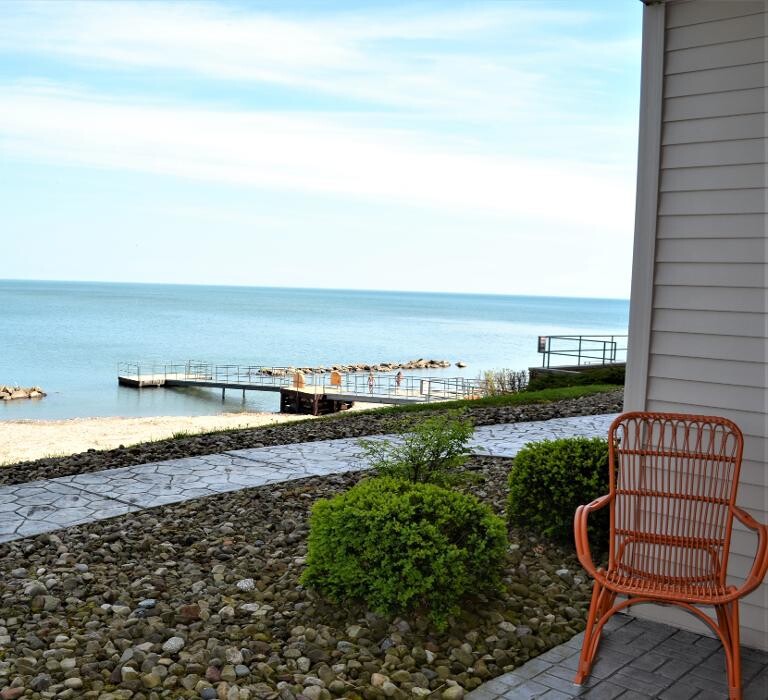 Images Beth Kitchen, Realtor
