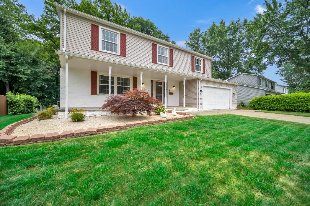 Images Beth Kitchen, Realtor