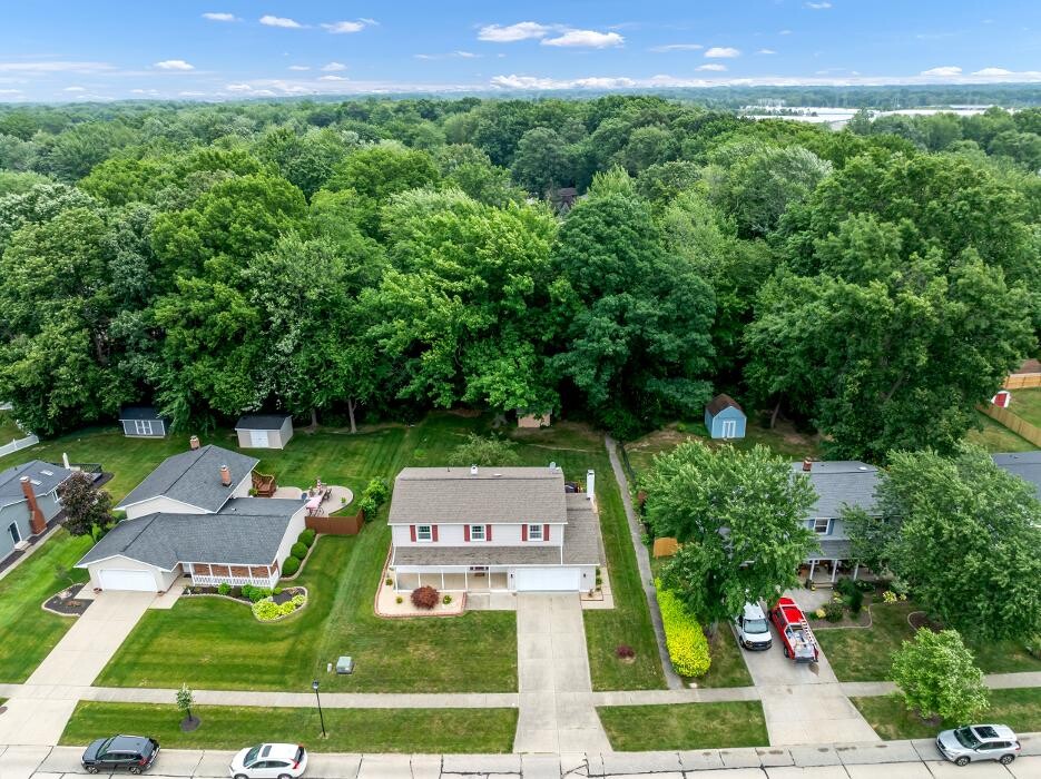 Images Beth Kitchen, Realtor