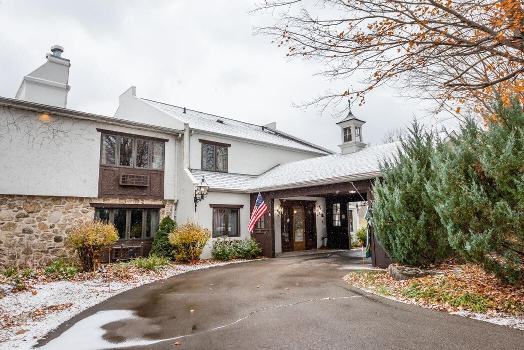 Images Settlement Inn & Lavender Spa