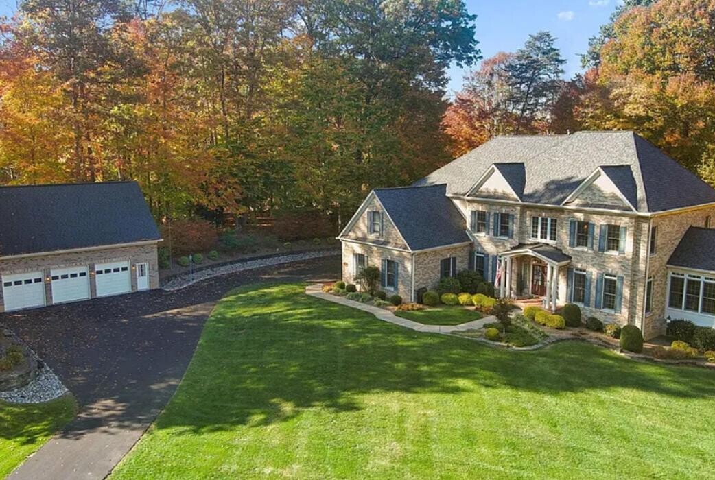 Images Custom Care Lawn & Property Services Inc