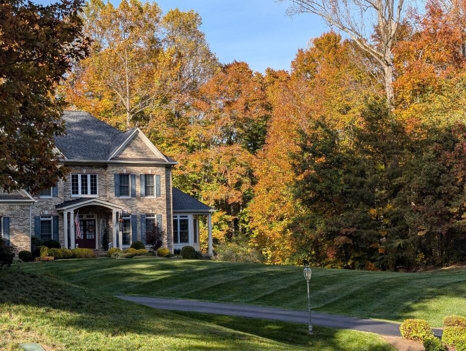 Images Custom Care Lawn & Property Services Inc