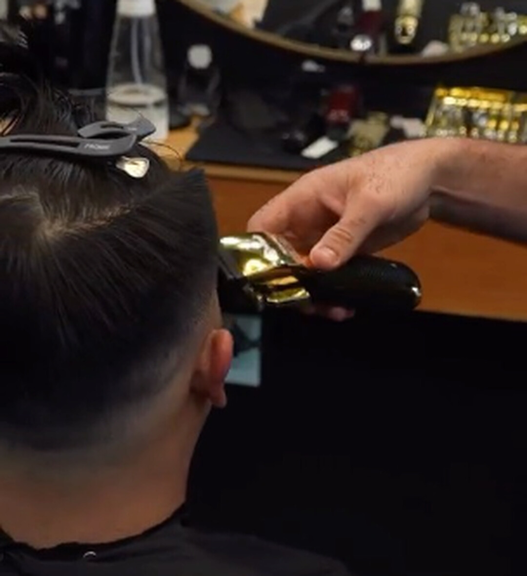 Wize Gize Barbershop NYC Logo