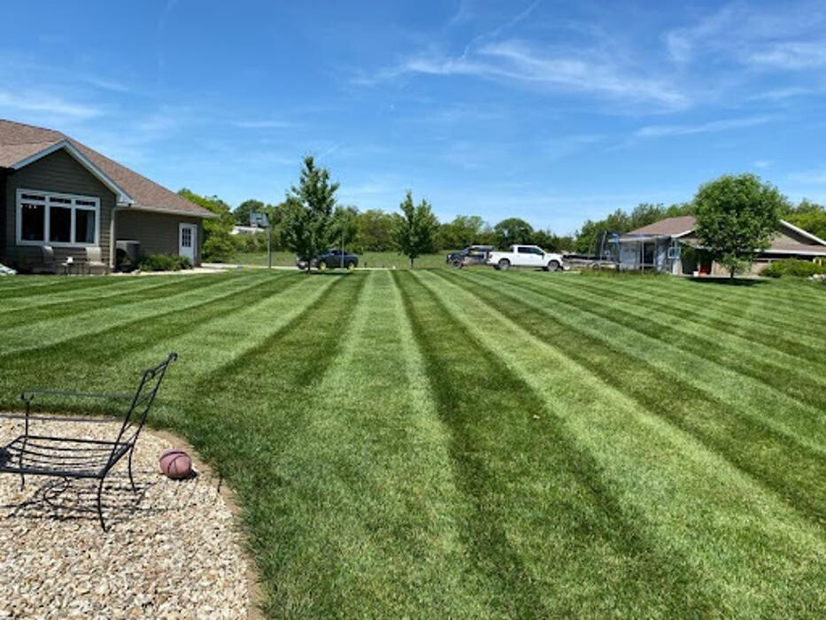 Images Loe Lawn & Landscape