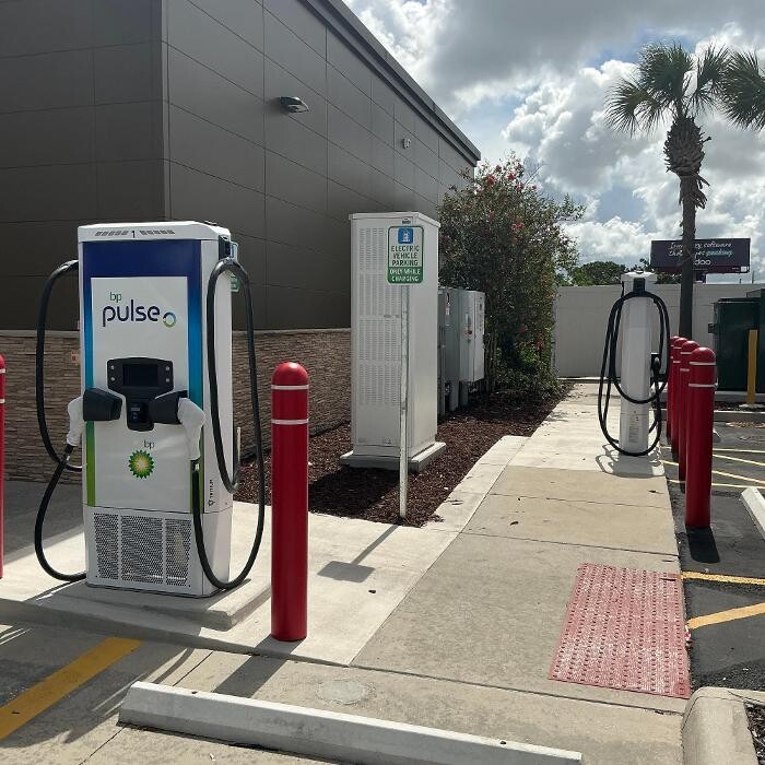 Images bp pulse Charging Station