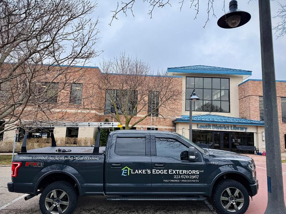Images Lake's Edge Exteriors LLC