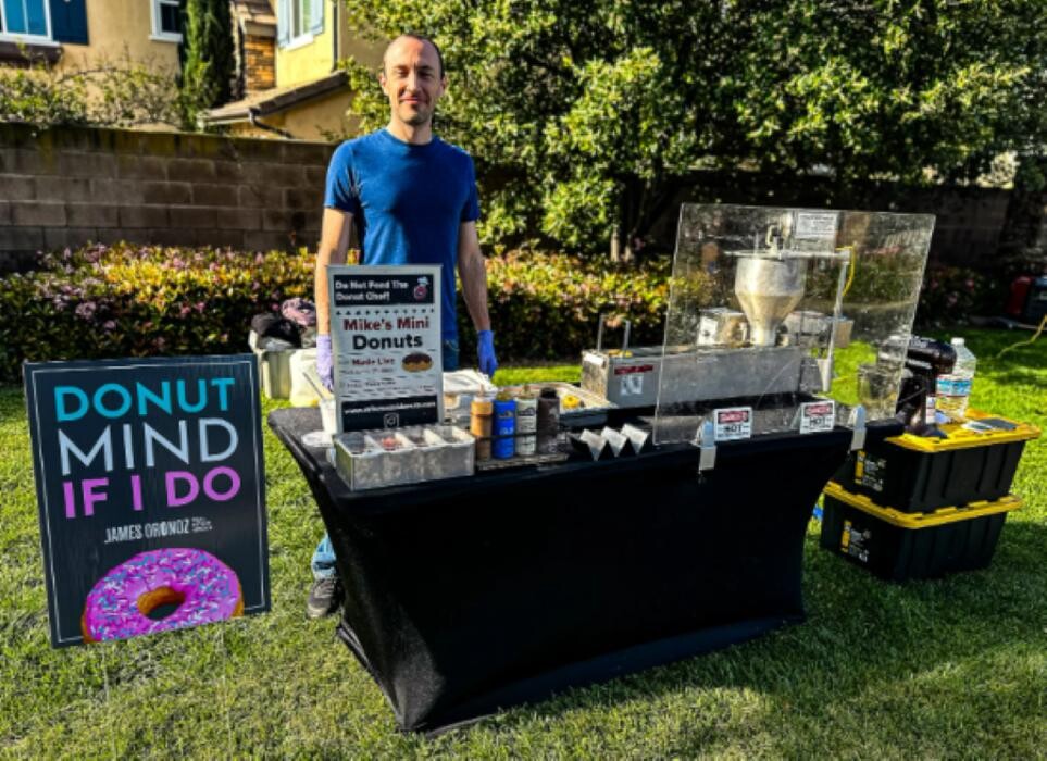 Images Mike's Mini Donuts