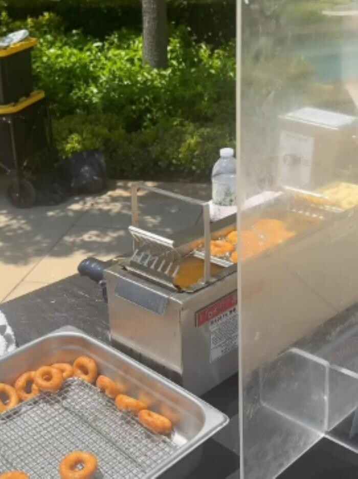 Images Mike's Mini Donuts