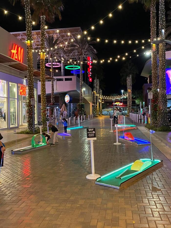 Images Mini Golf on the Go-Arizona's Mini Golf that Comes to You